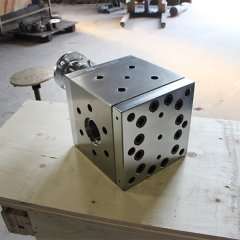 熱熔膠熔體泵內(nèi)部增加特殊涂層可以延長壽命